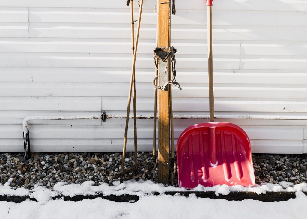 Benefits of Storage Services in Winter When Moving During Harsh Cold Months